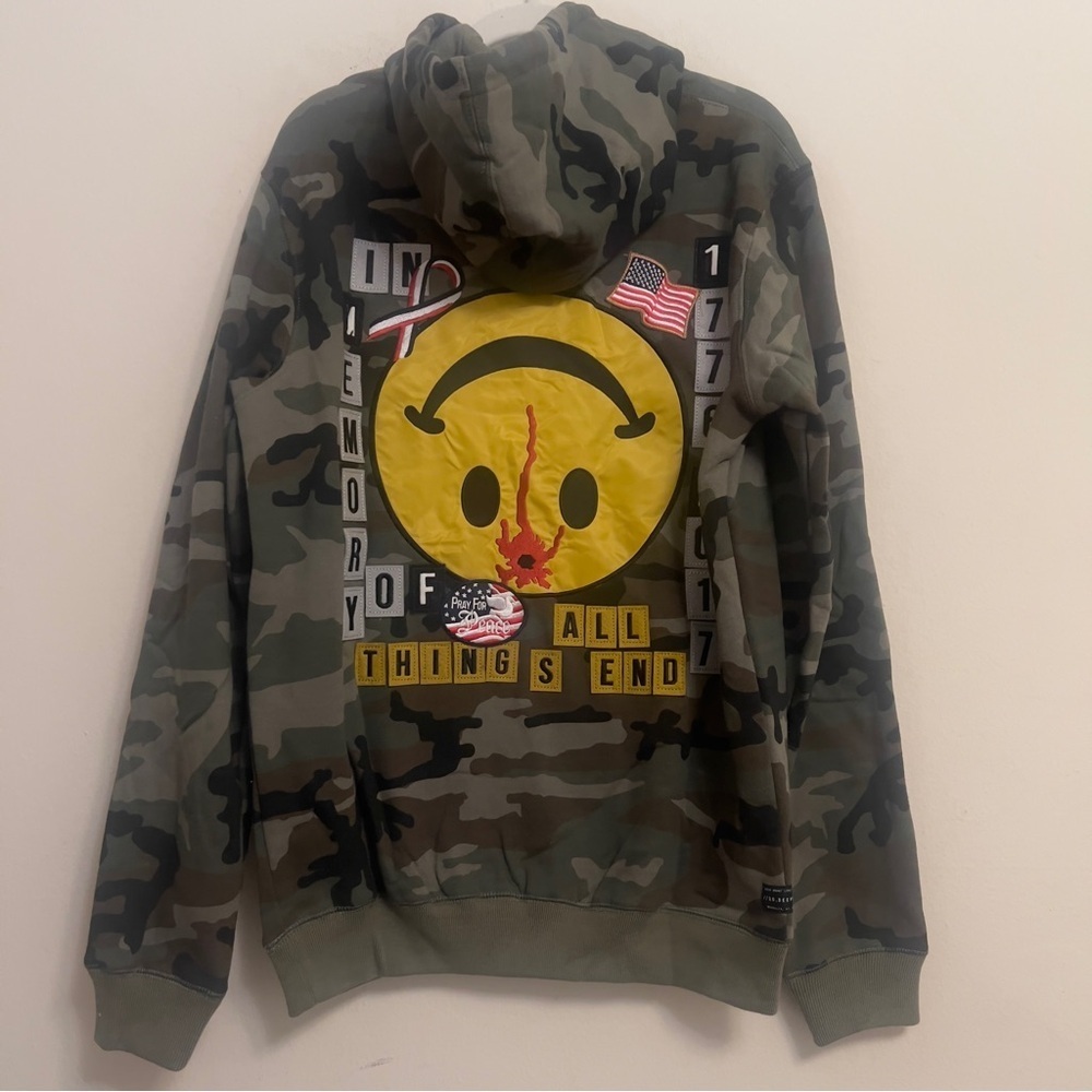 10.Deep Military Camo Patchwork Fleece Hoodie Size M NWT - Picture 5 of 8